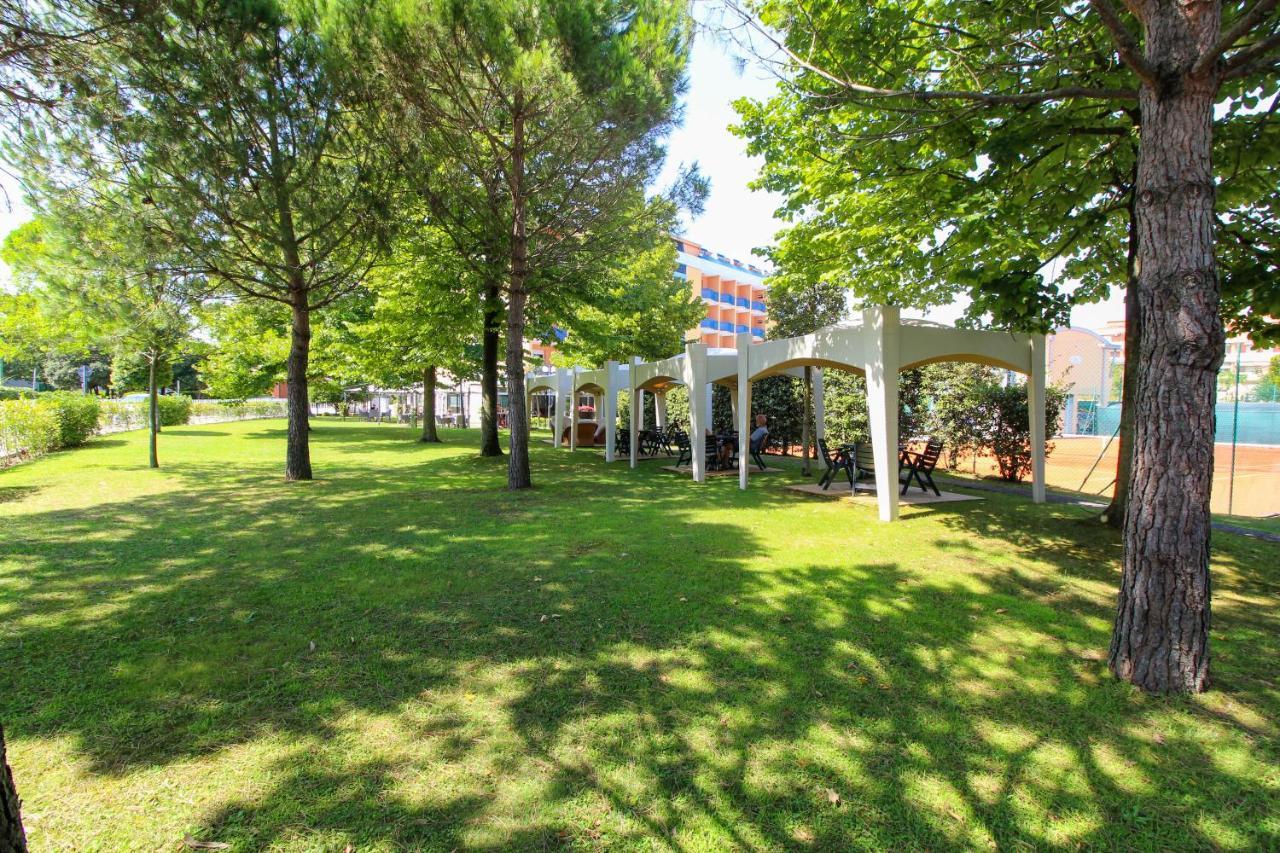 Grand Hotel Esplanada Bibione Exterior foto