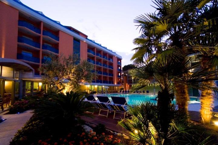 Grand Hotel Esplanada Bibione Exterior foto